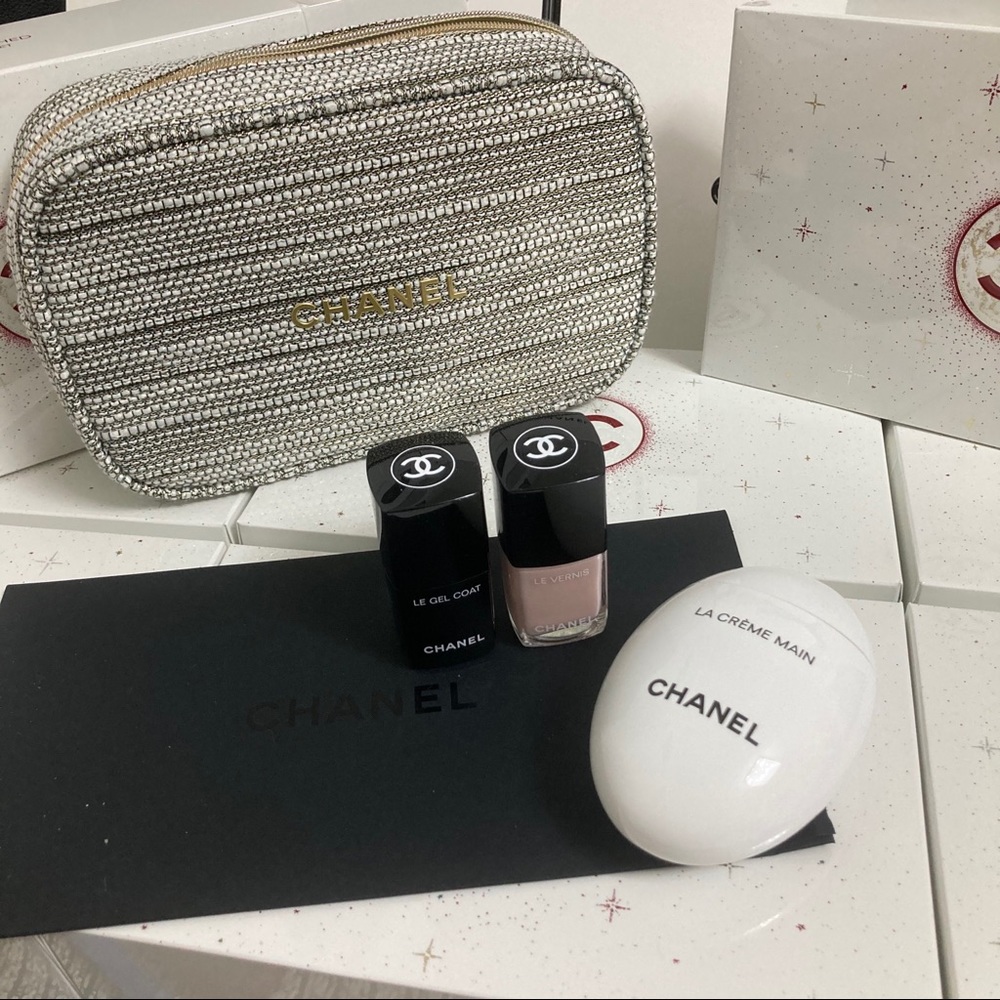 CHANEL STAY POLISHED Manicure Set - Picture 1 of 6